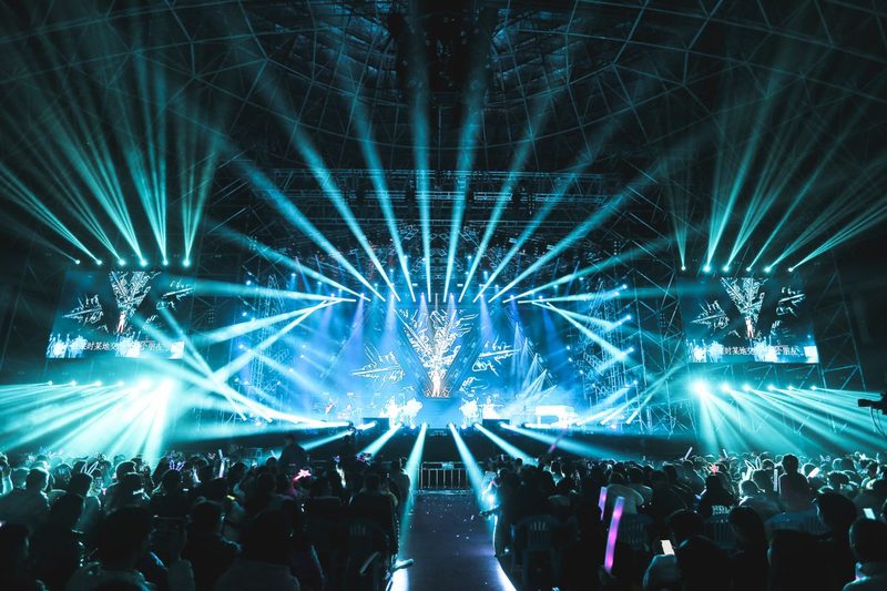 Theatre and broadcast lighting